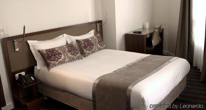 Art Batignolles Hotel
